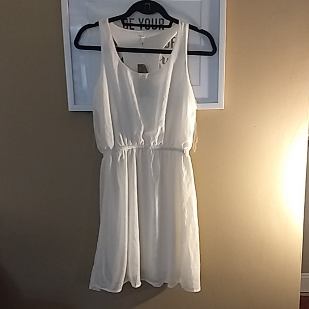 Women's white top